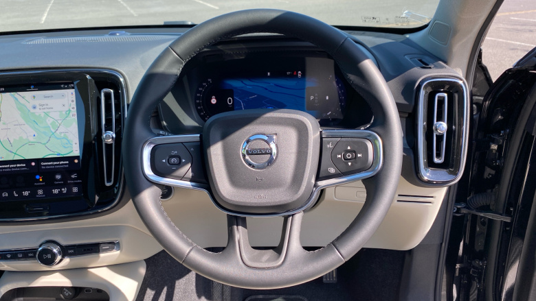 Volvo XC40 2.0 B4P Ultra Dark 5dr Auto Petrol Estate